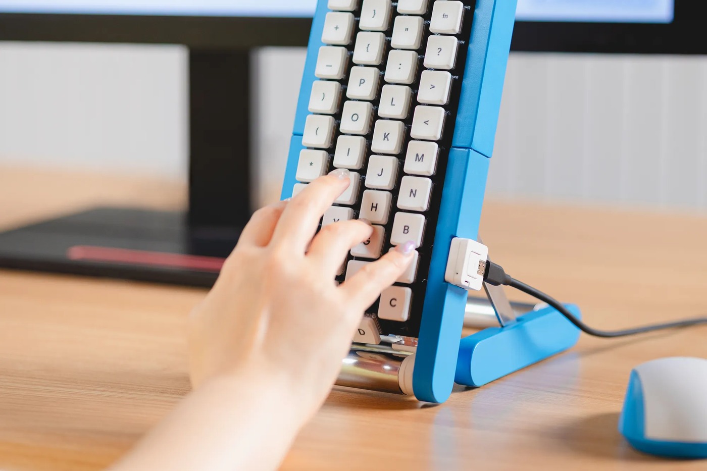 The Gboard Kurukuru Version keyboard with keys on conveyor belts