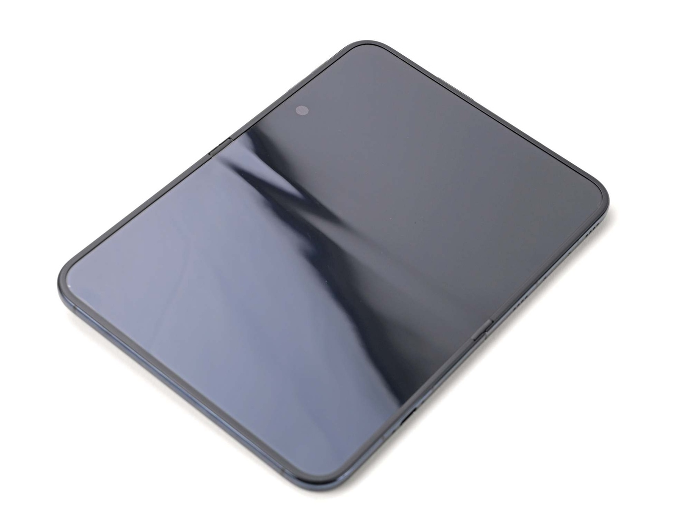 With the nano-texture layer removed, the crease shows.