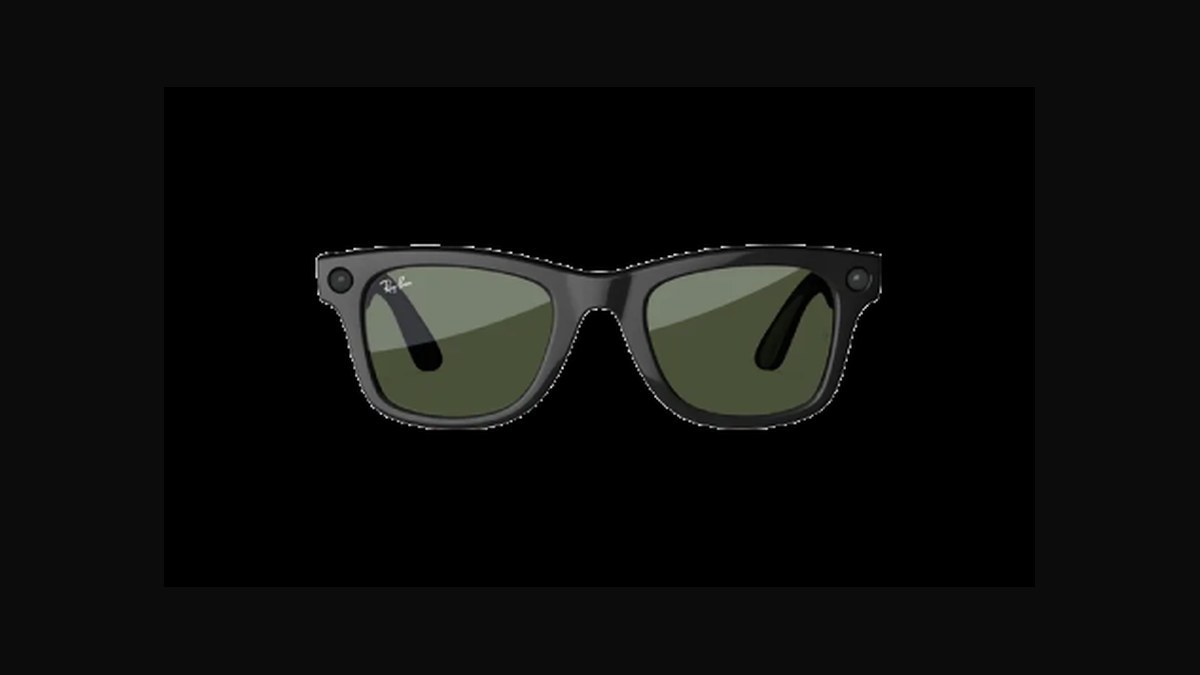 Ray-Ban Meta Wayfarer product shot on black