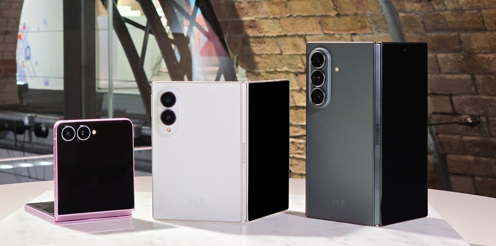 Galaxy Z Flip 8, Fold 8 Ultra, and Fold 8 lineup on a white table