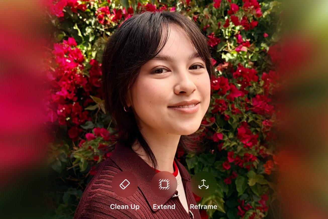 Clean Up, Extend and Reframe controls over a portrait in Photos
