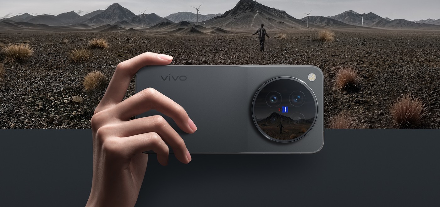 The X500 series is built around a large circular camera module.