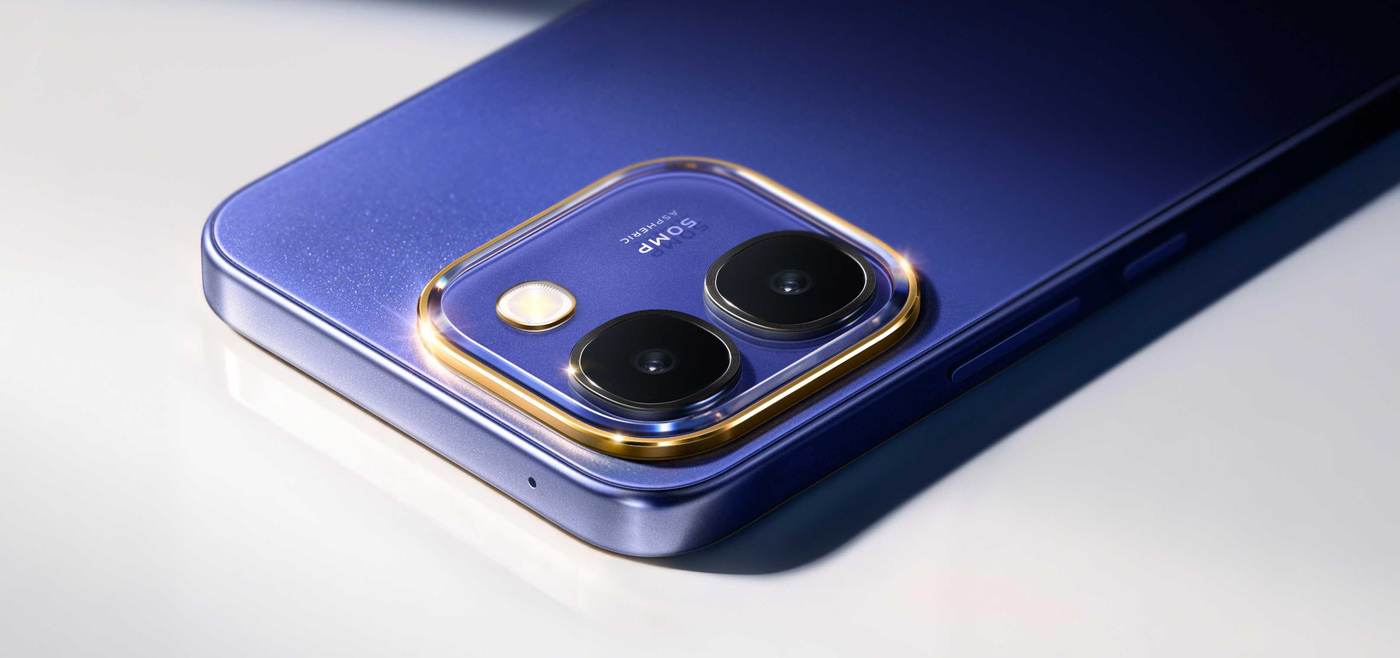 A gold ring surrounds the camera module on every Y600 finish.