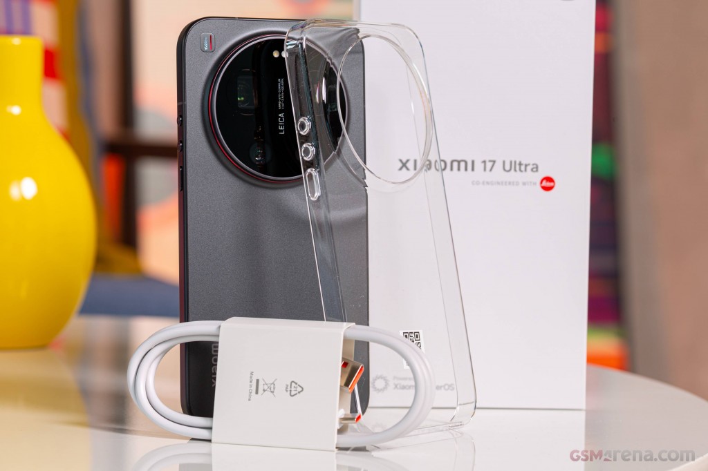 Xiaomi 17 Ultra with case, charger and retail box